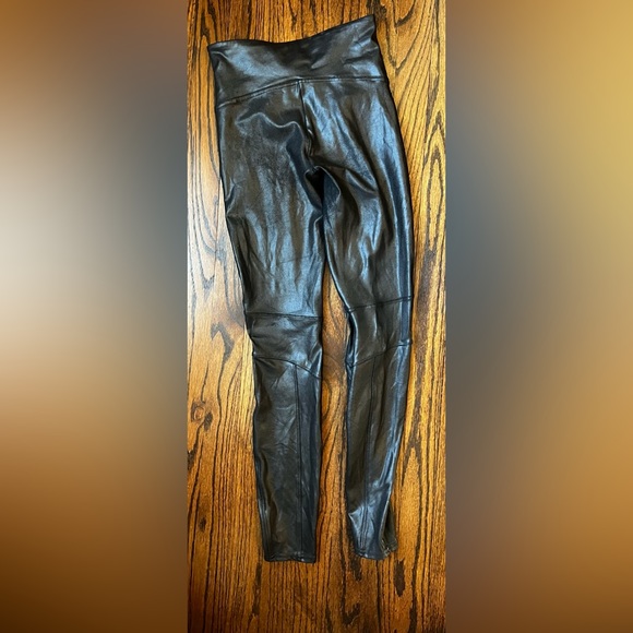 SPANX faux leather moto leggings size women’s M - Picture 5 of 7